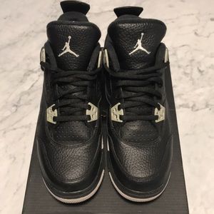 Air Jordan 4 Retro “Oreos”